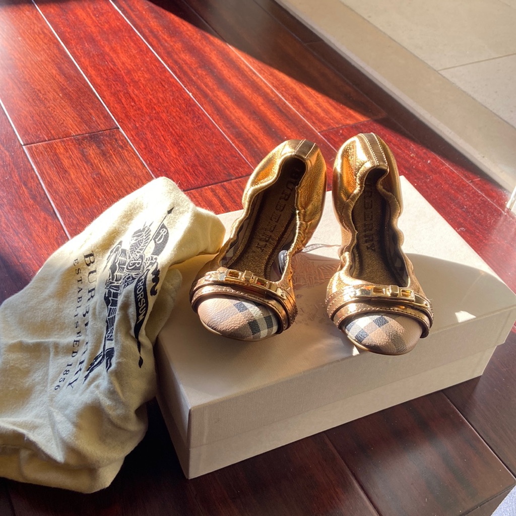 Burberry Flat Women Shoes Brand New Size 37